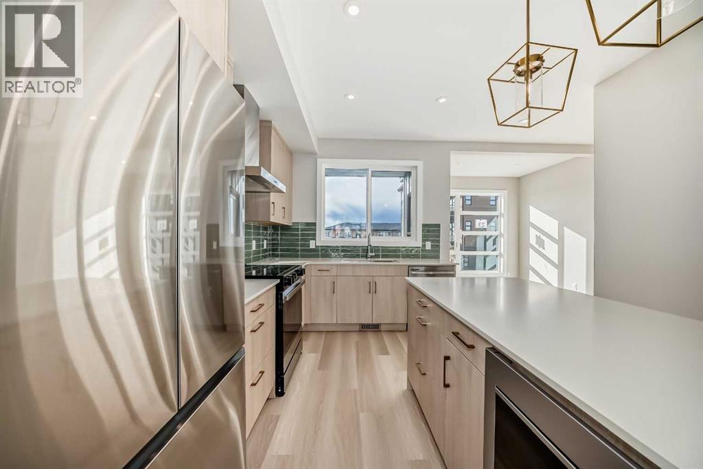 23 Lucas Way Nw, Calgary, Alberta  T3P 2C7 - Photo 3 - A2201583