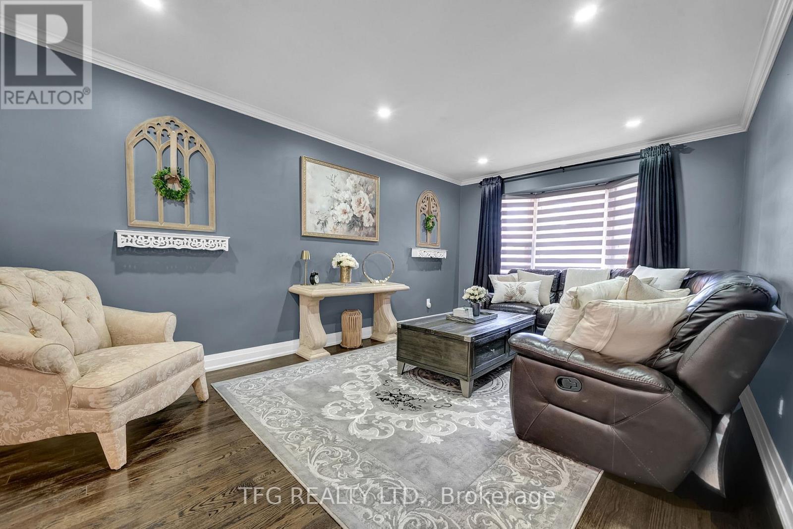 32 Falstaff Crescent, Whitby, Ontario  L1R 1W3 - Photo 6 - E12471556