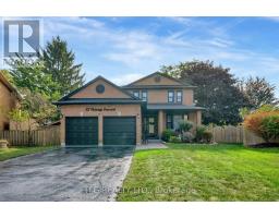 32 Falstaff Crescent, Whitby (Rolling Acres), Ca