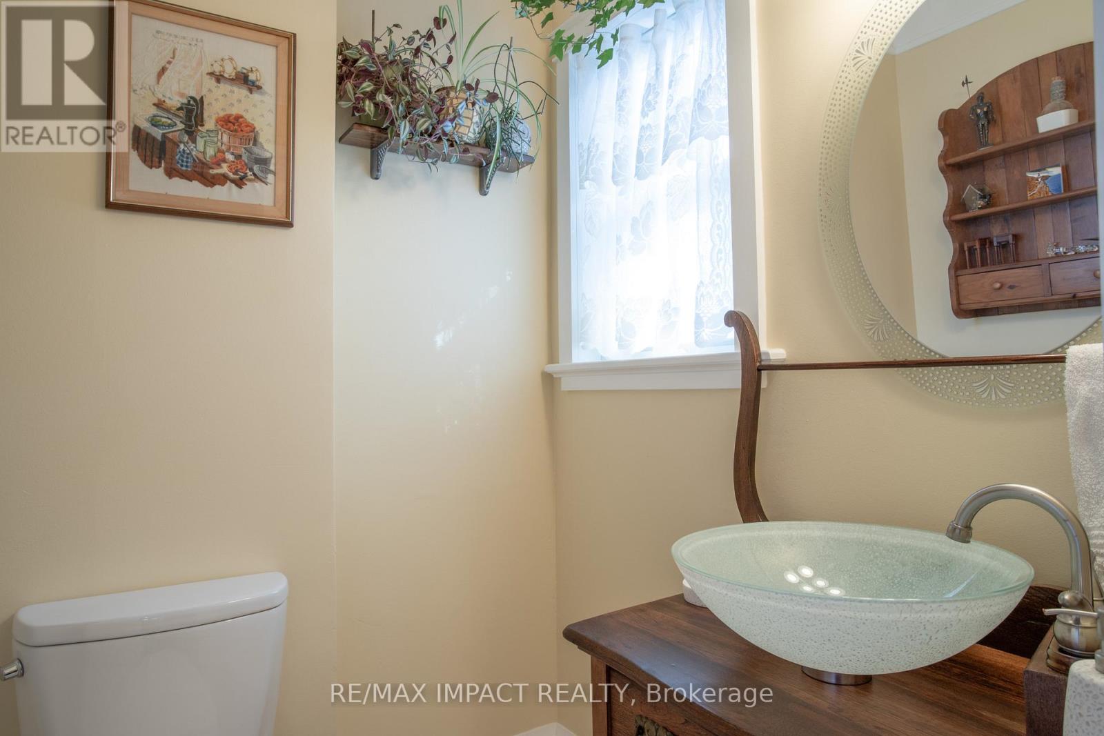 45 Burk Street, Oshawa, Ontario  L1J 4C1 - Photo 6 - E12471566
