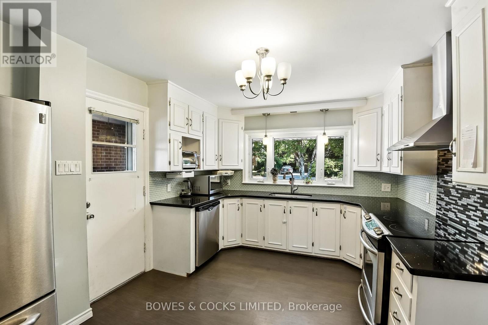 433 Manorhill Avenue, Peterborough, Ontario  K9J 6H7 - Photo 13 - X12471539