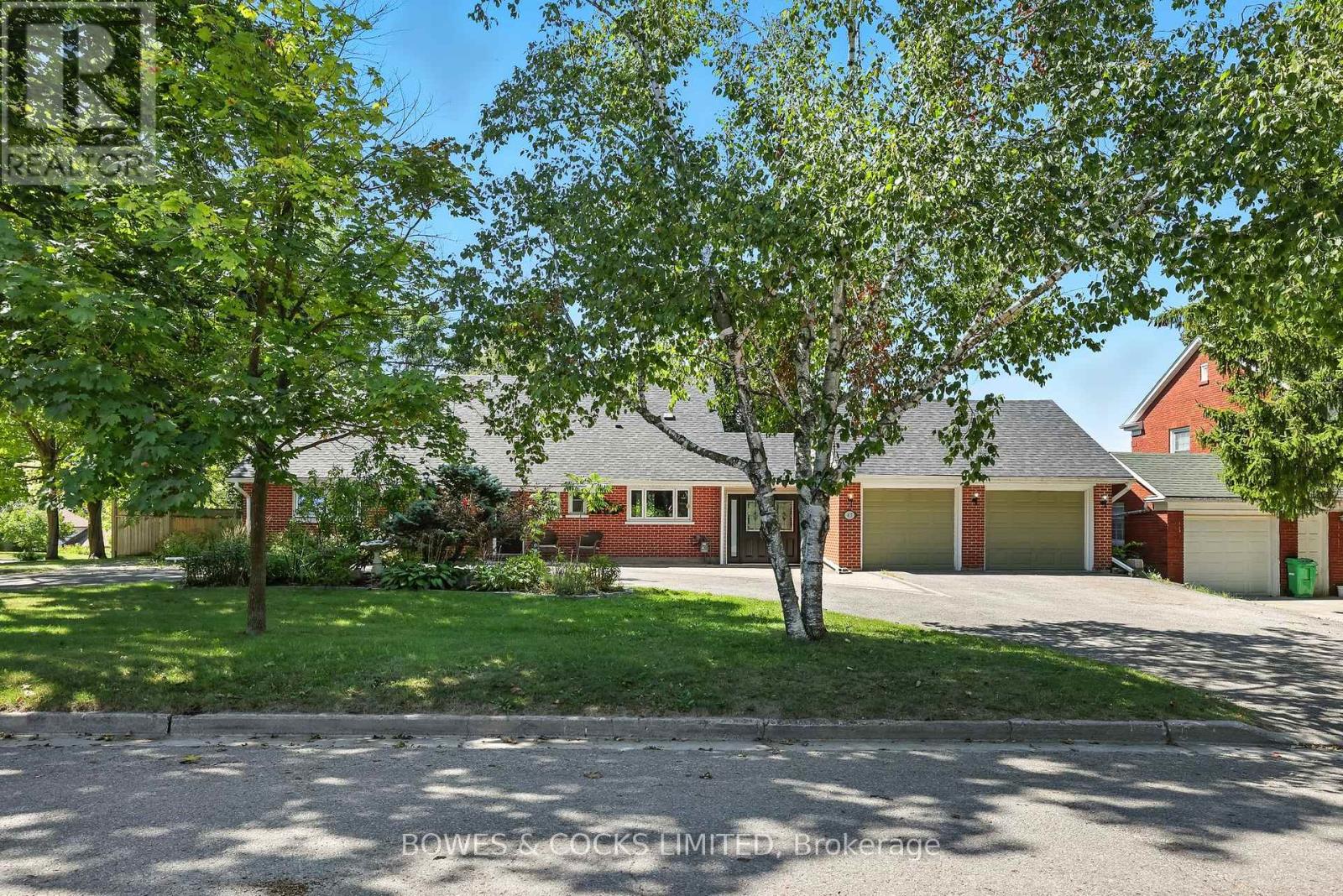 433 Manorhill Avenue, Peterborough, Ontario  K9J 6H7 - Photo 2 - X12471539