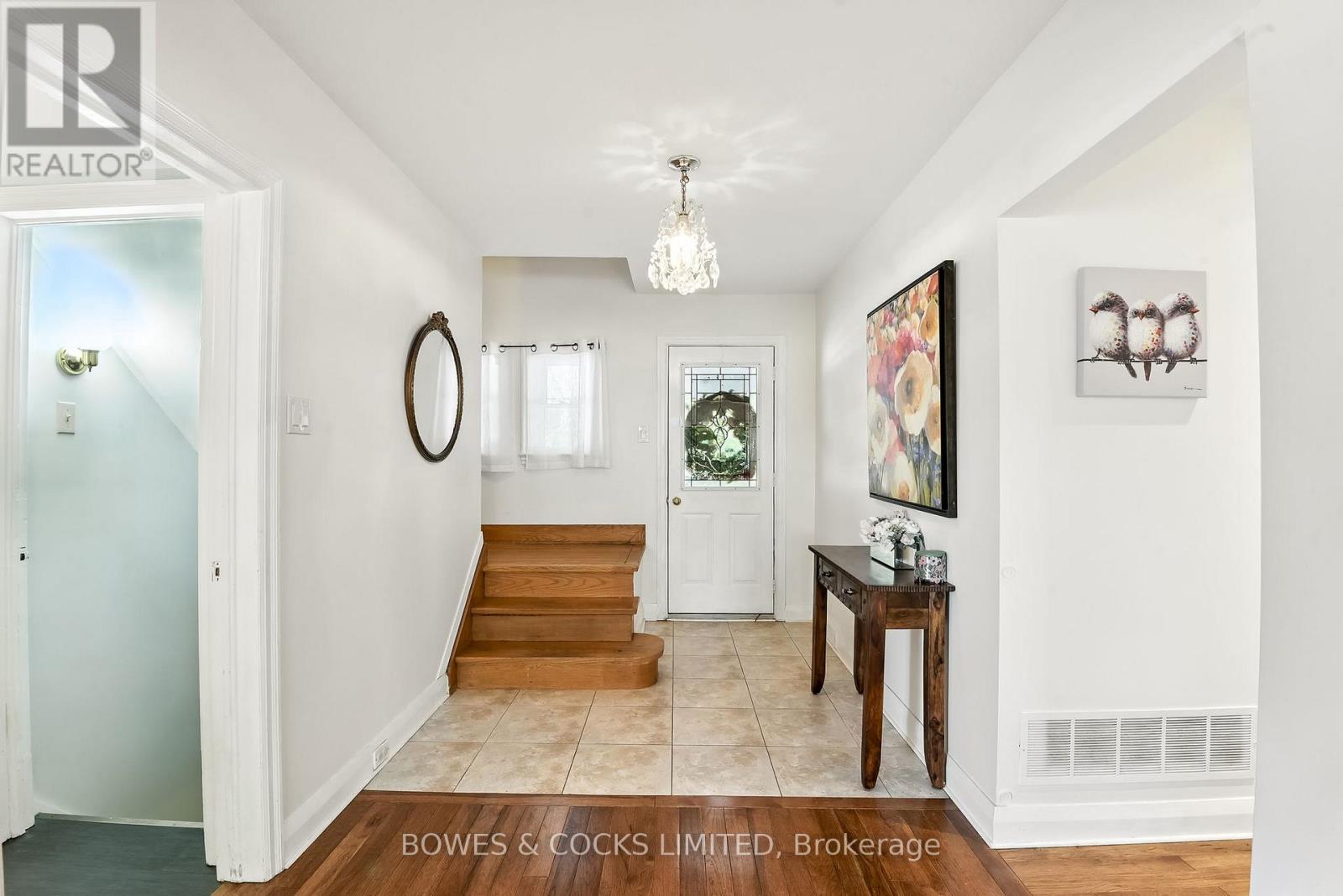 433 Manorhill Avenue, Peterborough, Ontario  K9J 6H7 - Photo 6 - X12471539