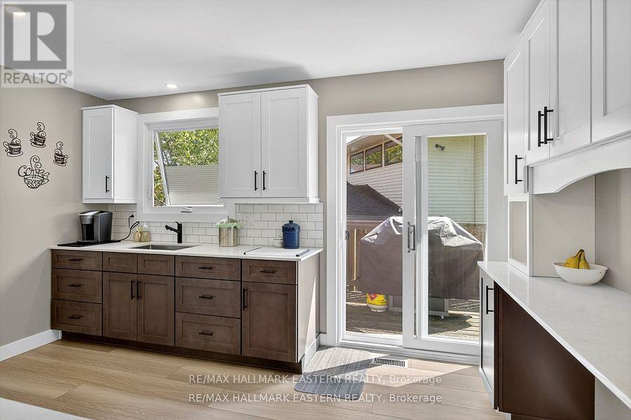 41 Parkview Drive, Peterborough (Northcrest Ward 5), Ontario  K9H 5M5 - Photo 11 - X12471576