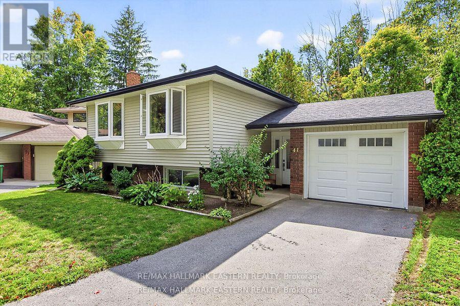 41 Parkview Drive, Peterborough (Northcrest Ward 5), Ontario  K9H 5M5 - Photo 2 - X12471576