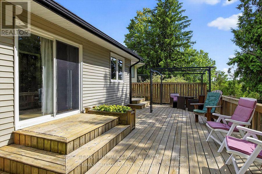 41 Parkview Drive, Peterborough (Northcrest Ward 5), Ontario  K9H 5M5 - Photo 26 - X12471576