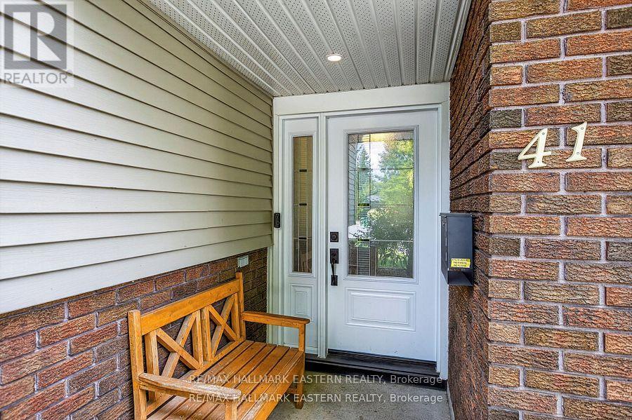 41 Parkview Drive, Peterborough (Northcrest Ward 5), Ontario  K9H 5M5 - Photo 3 - X12471576