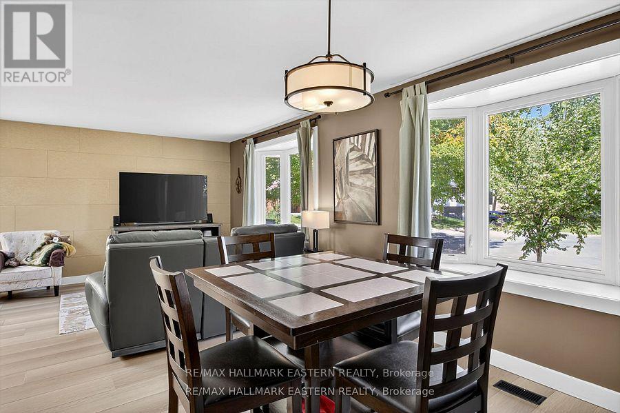 41 Parkview Drive, Peterborough (Northcrest Ward 5), Ontario  K9H 5M5 - Photo 9 - X12471576