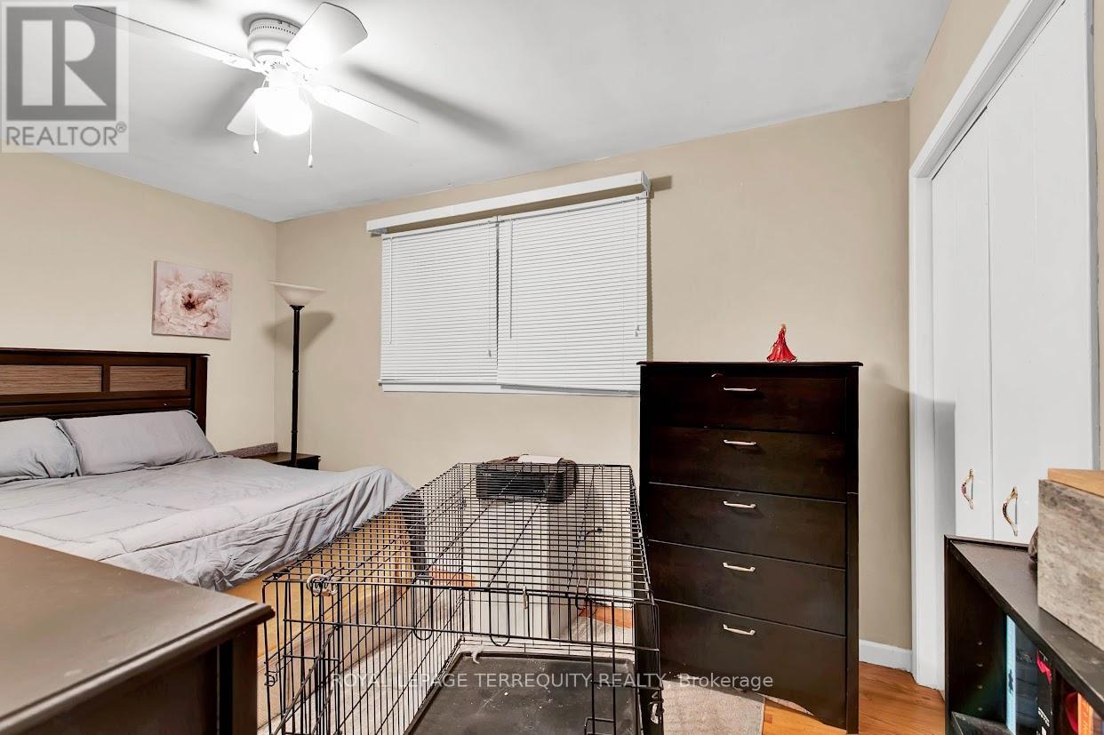2145 Sandringham Drive, Burlington, Ontario  L7P 1T8 - Photo 23 - W12281400