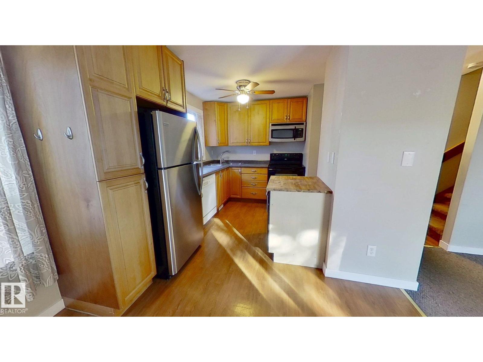 668 Lakewood Rd N Nw, Edmonton, Alberta  T6K 3Y1 - Photo 4 - E4462780