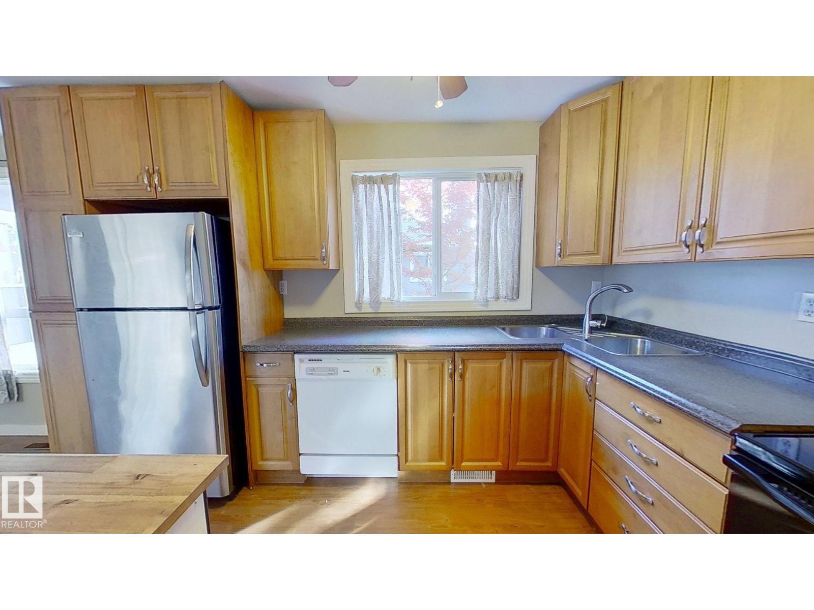 668 Lakewood Rd N Nw, Edmonton, Alberta  T6K 3Y1 - Photo 5 - E4462780
