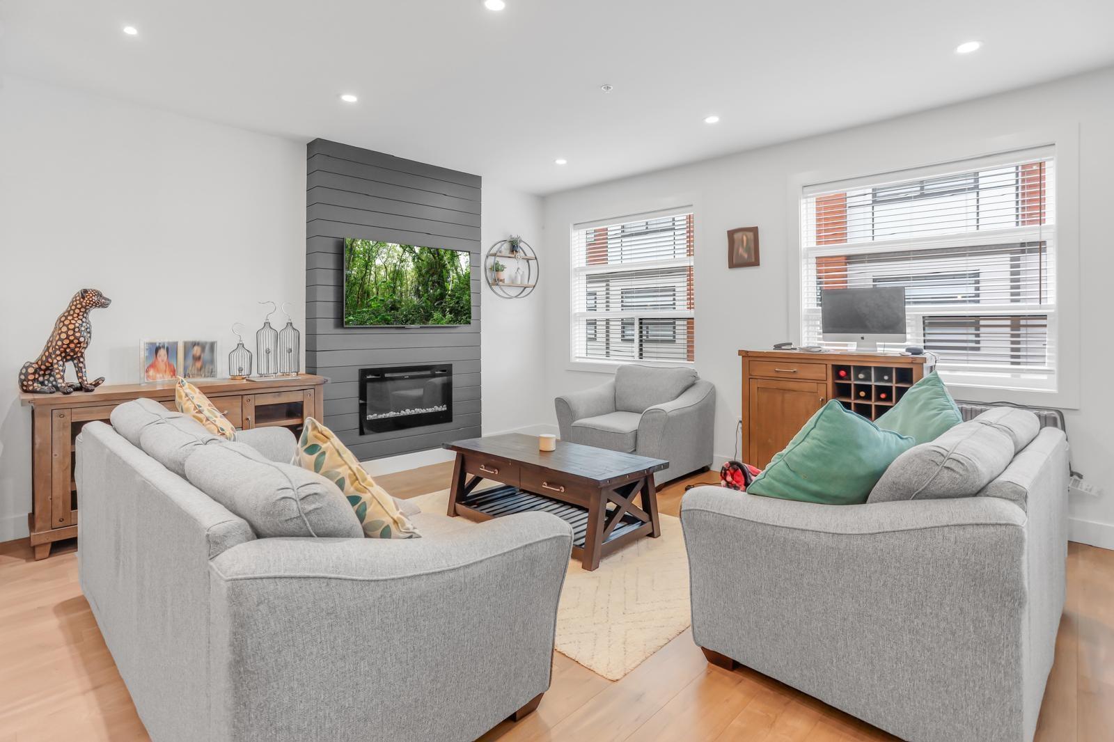 2 32970 Tunbridge Avenue, Mission, British Columbia  V2V 0J9 - Photo 3 - R3059307