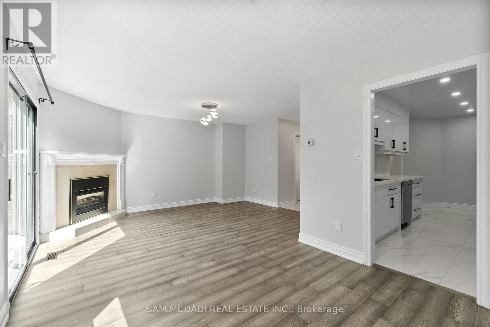 27 - 2006 Glenada Crescent, Oakville, Ontario  L6H 5R9 - Photo 10 - W12471410