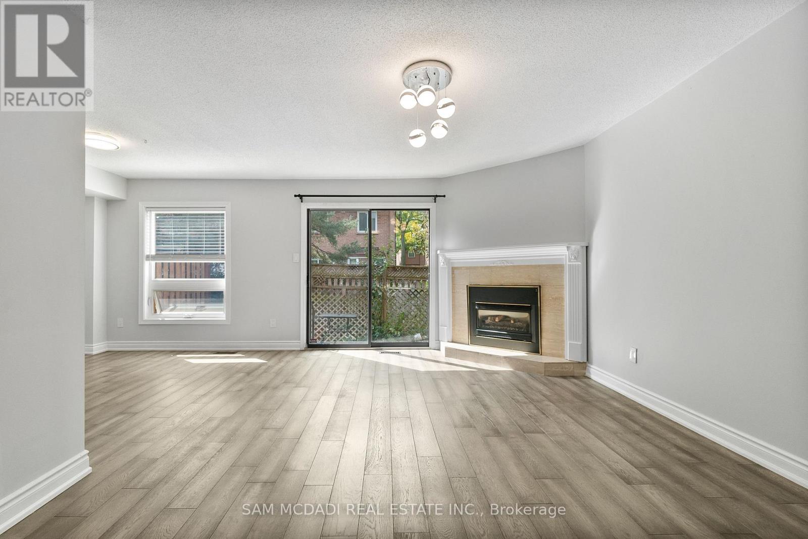 27 - 2006 Glenada Crescent, Oakville, Ontario  L6H 5R9 - Photo 7 - W12471410