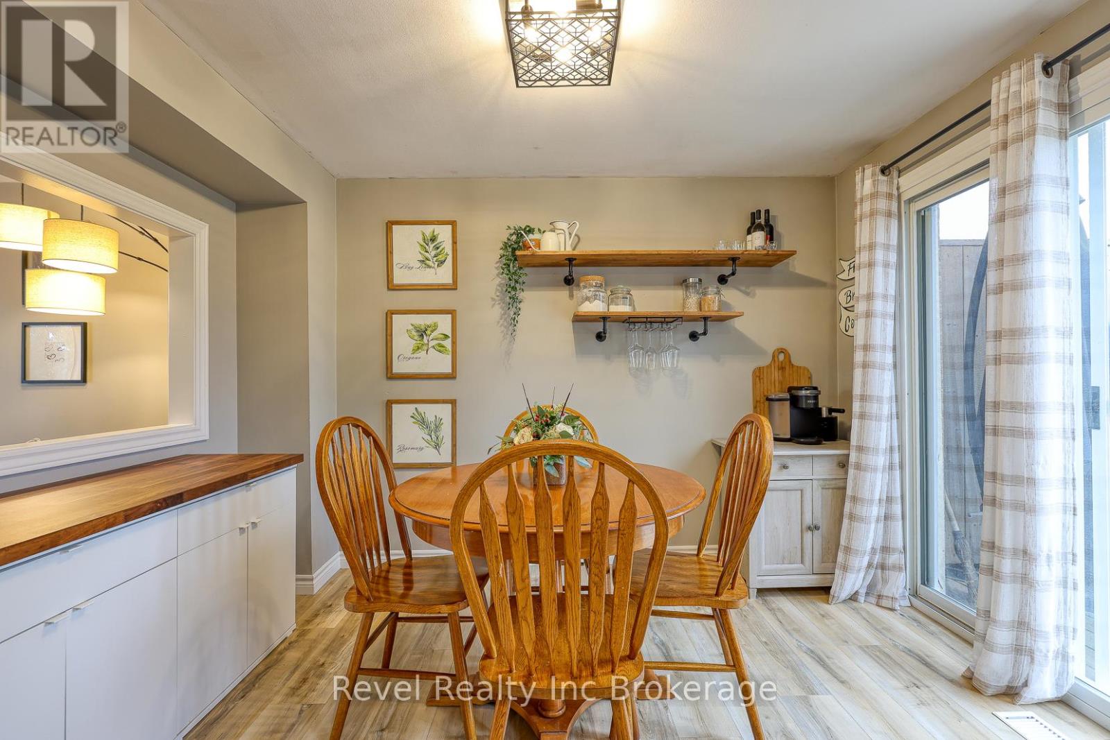 1011b Vanier Avenue, Woodstock, Ontario  N4S 4K5 - Photo 11 - X12471587