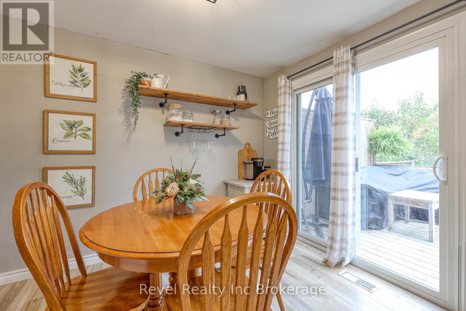 1011b Vanier Avenue, Woodstock, Ontario  N4S 4K5 - Photo 12 - X12471587