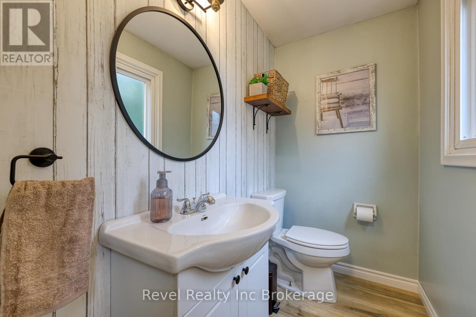 1011b Vanier Avenue, Woodstock, Ontario  N4S 4K5 - Photo 19 - X12471587