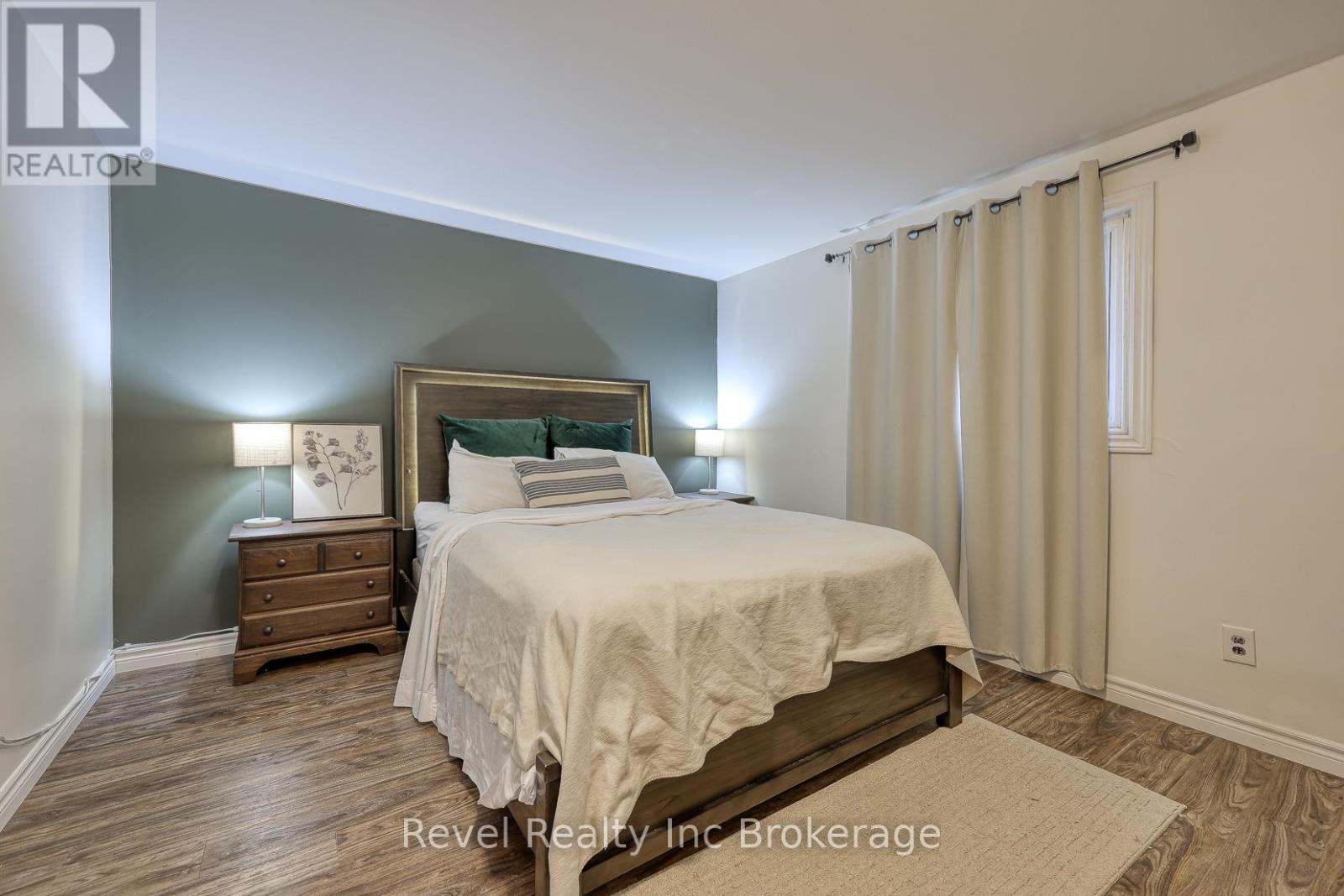 1011b Vanier Avenue, Woodstock, Ontario  N4S 4K5 - Photo 20 - X12471587