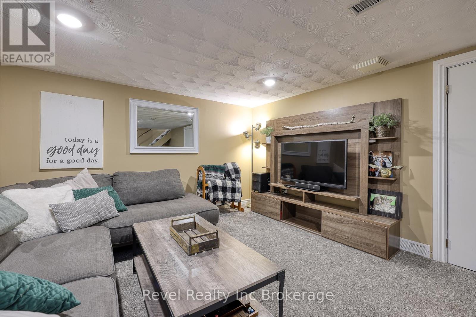 1011b Vanier Avenue, Woodstock, Ontario  N4S 4K5 - Photo 29 - X12471587