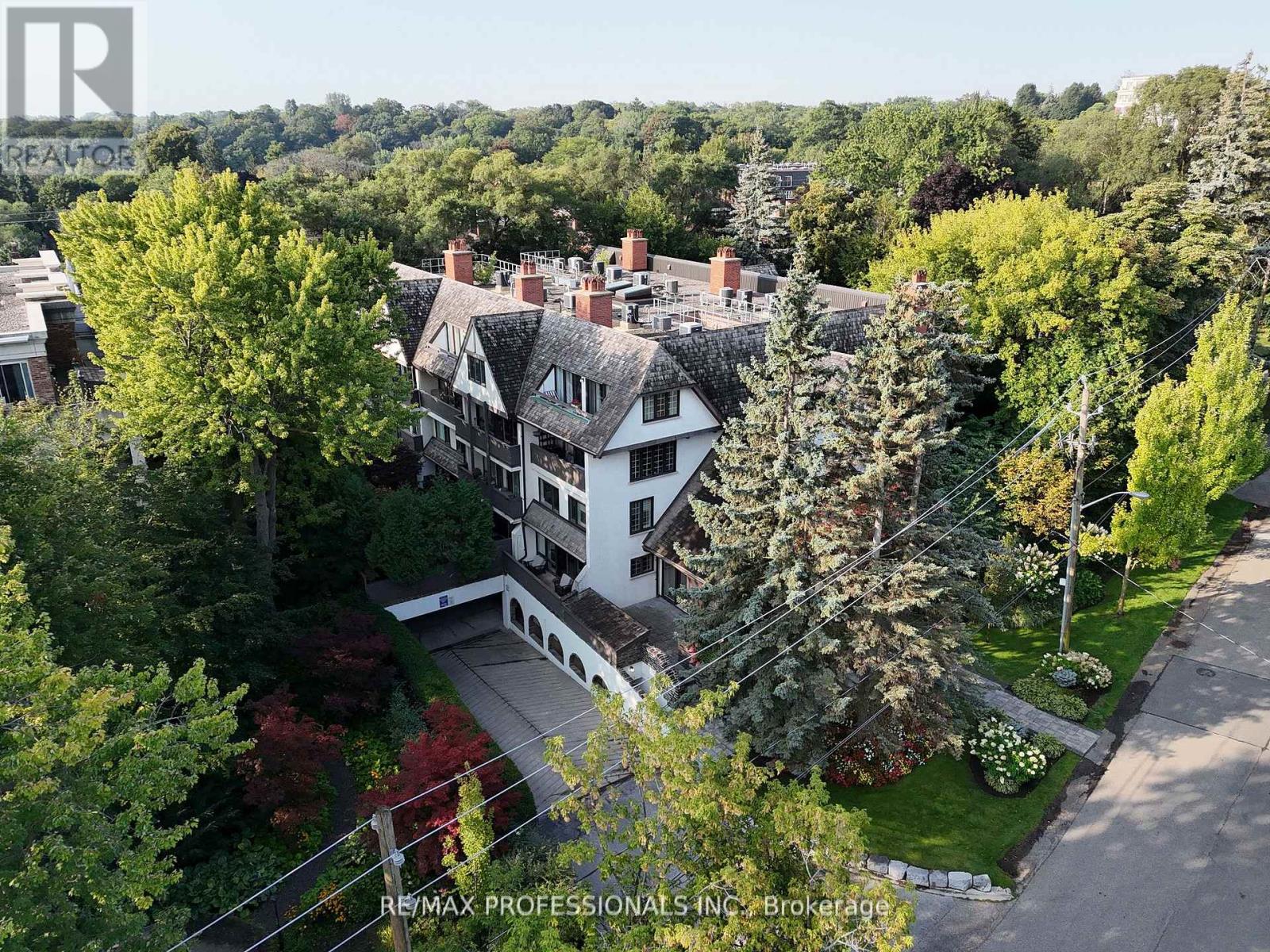 304 - 71 Old Mill Road, Toronto, Ontario  M8X 1G9 - Photo 2 - W12471435