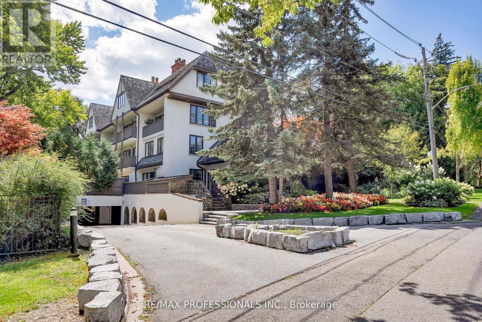 304 - 71 Old Mill Road, Toronto, Ontario  M8X 1G9 - Photo 3 - W12471435