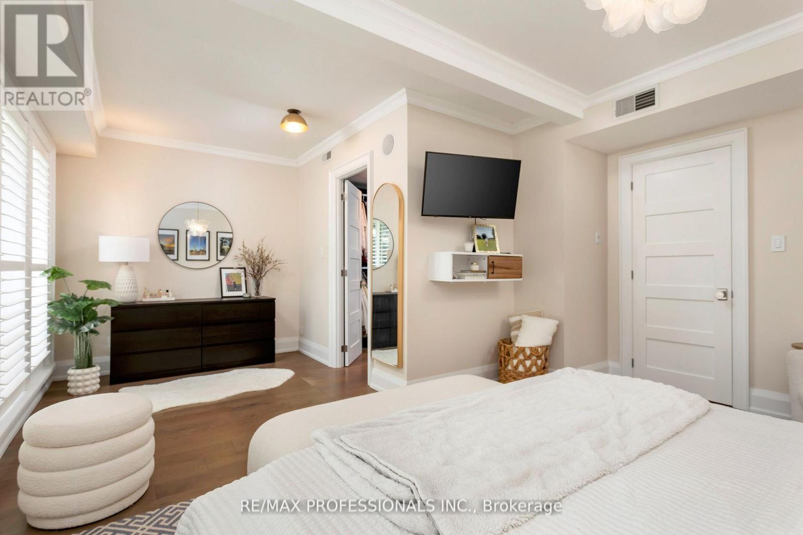 304 - 71 Old Mill Road, Toronto, Ontario  M8X 1G9 - Photo 33 - W12471435