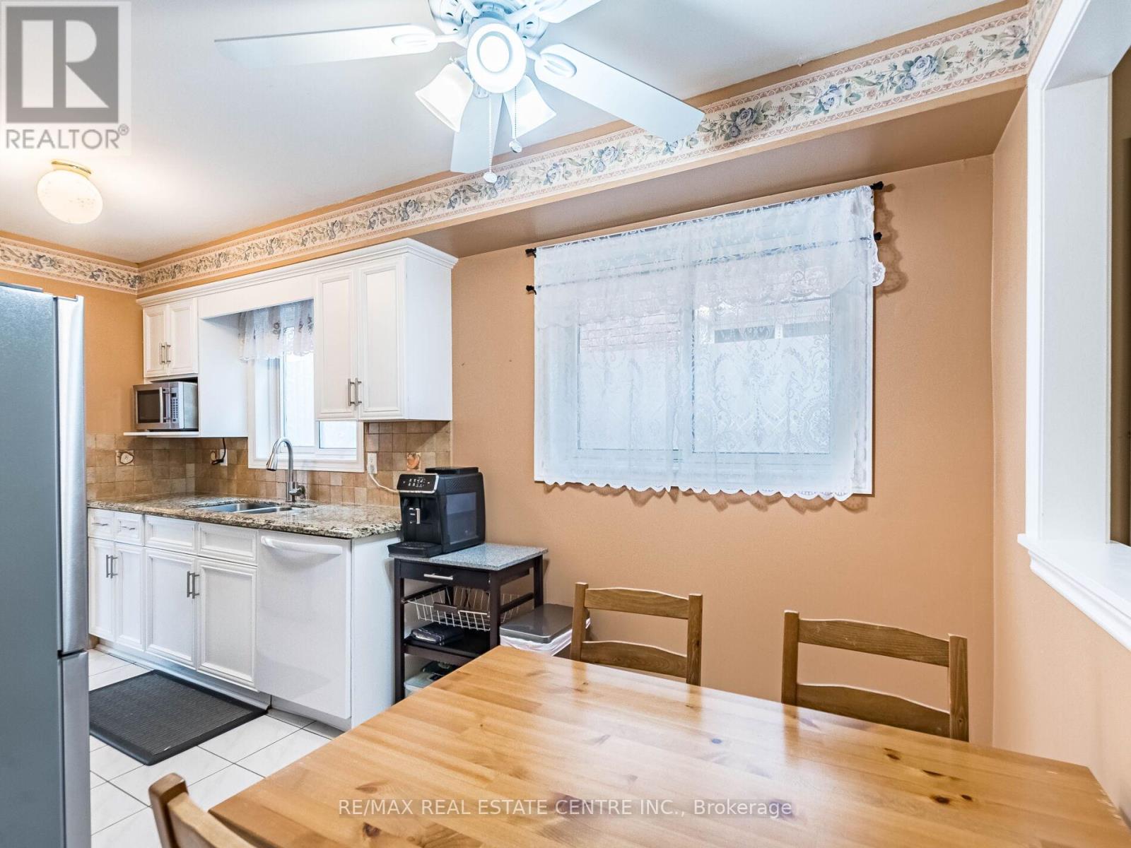4228 Torino Crescent, Mississauga, Ontario  L4W 3T5 - Photo 10 - W12471443