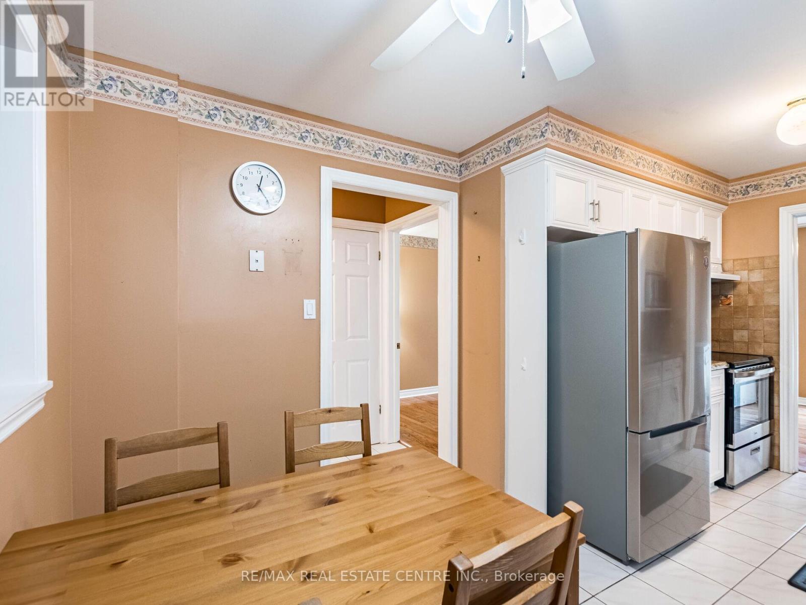 4228 Torino Crescent, Mississauga, Ontario  L4W 3T5 - Photo 12 - W12471443