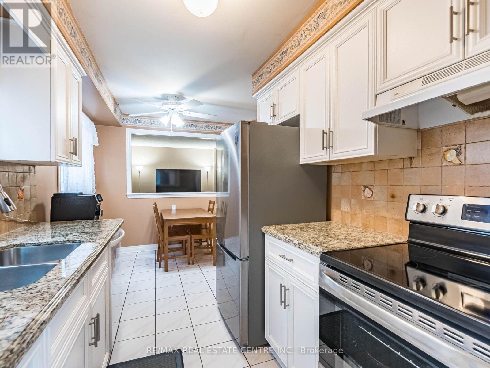 4228 Torino Crescent, Mississauga, Ontario  L4W 3T5 - Photo 15 - W12471443