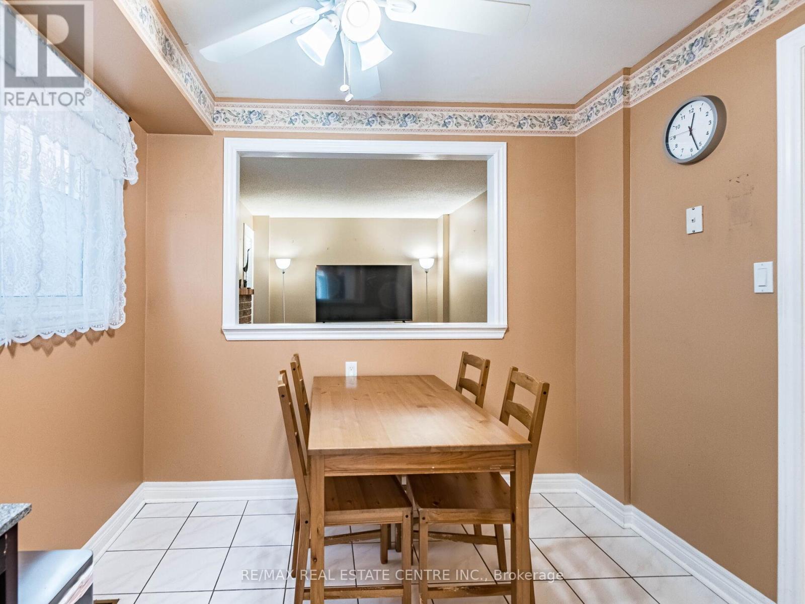 4228 Torino Crescent, Mississauga, Ontario  L4W 3T5 - Photo 17 - W12471443