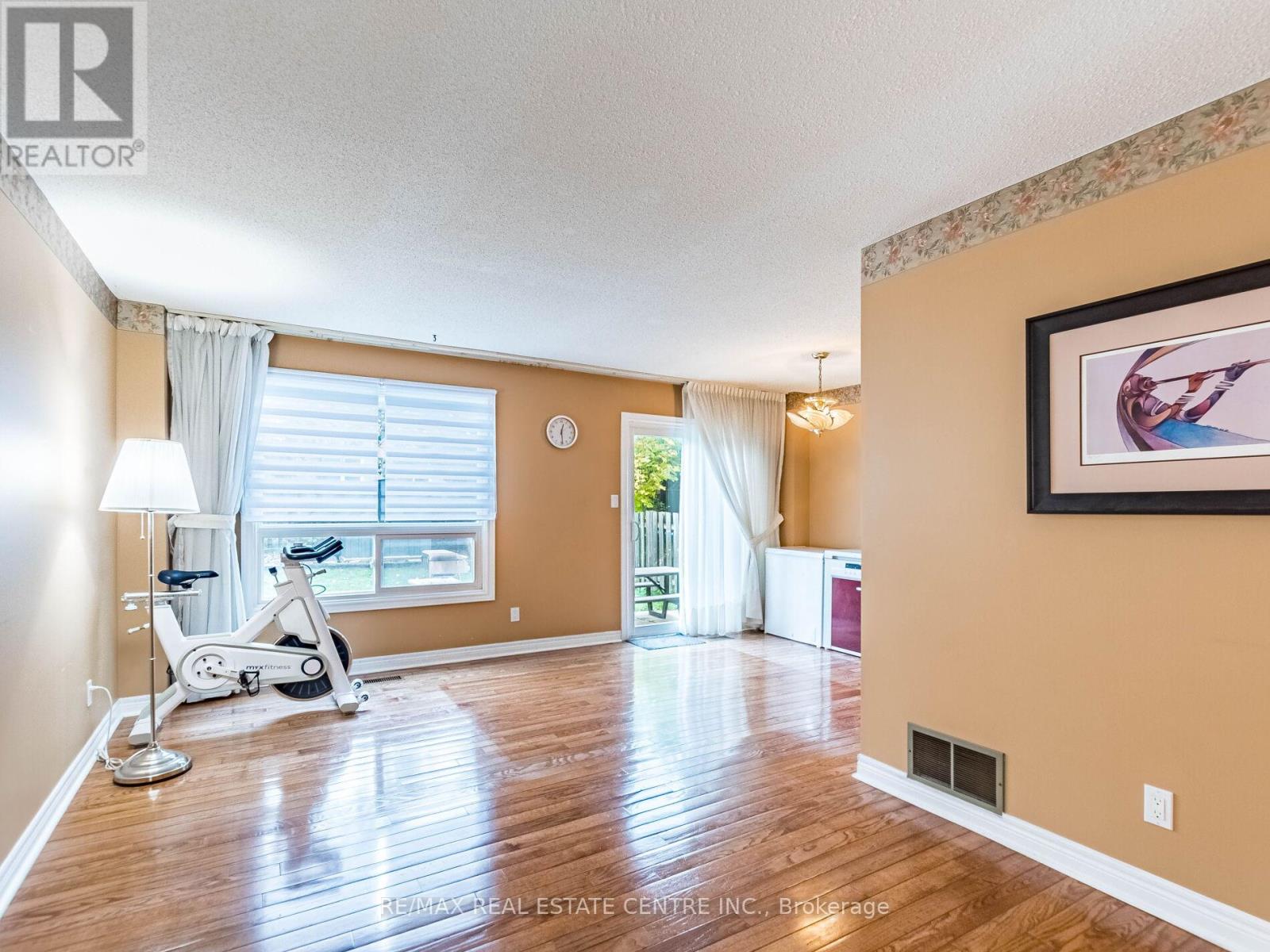 4228 Torino Crescent, Mississauga, Ontario  L4W 3T5 - Photo 19 - W12471443