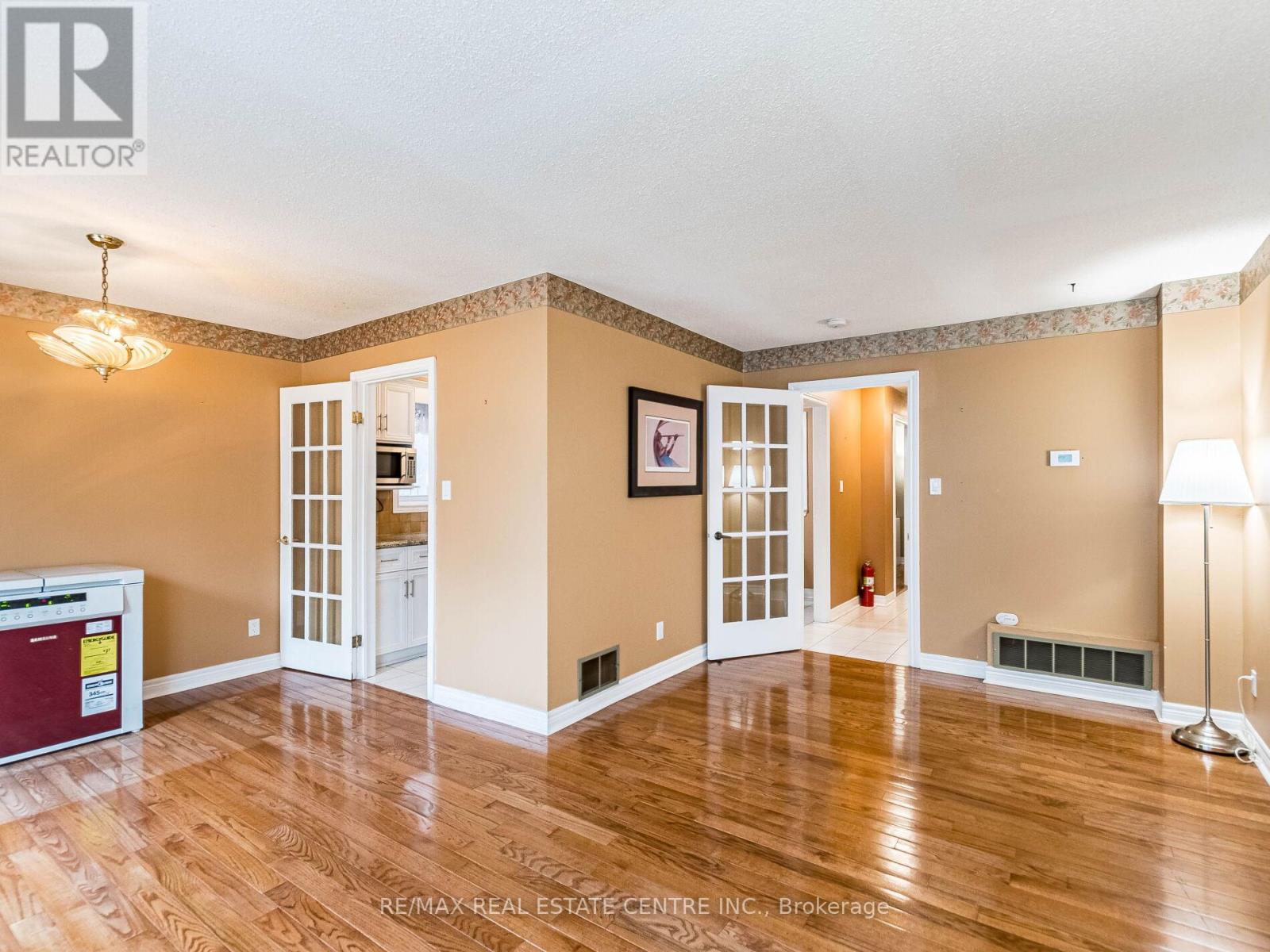 4228 Torino Crescent, Mississauga, Ontario  L4W 3T5 - Photo 21 - W12471443