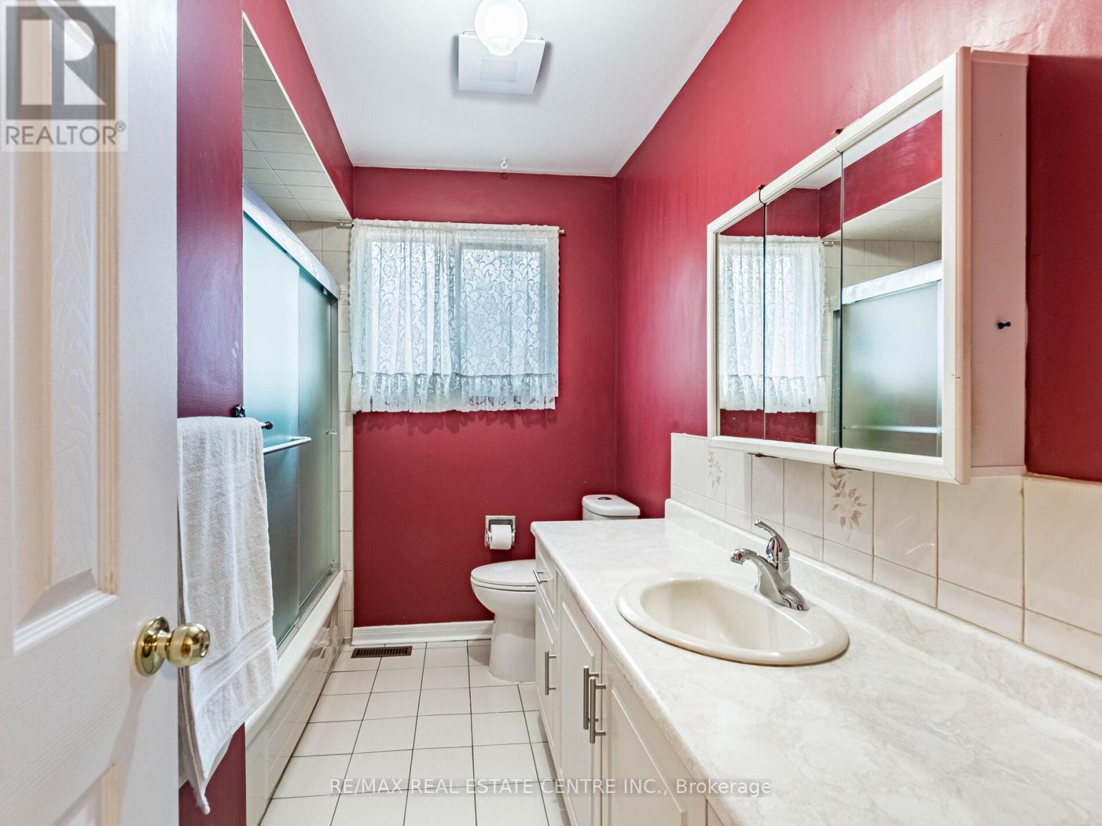 4228 Torino Crescent, Mississauga, Ontario  L4W 3T5 - Photo 35 - W12471443