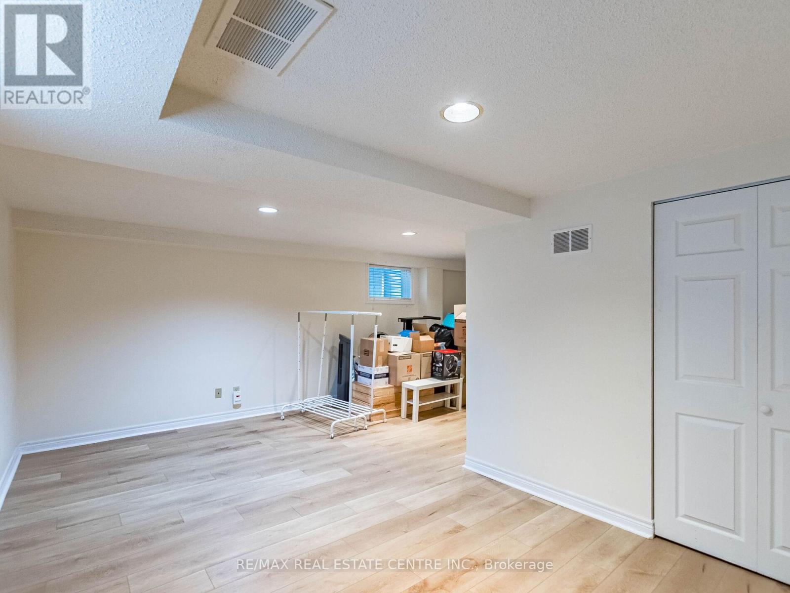 4228 Torino Crescent, Mississauga, Ontario  L4W 3T5 - Photo 43 - W12471443