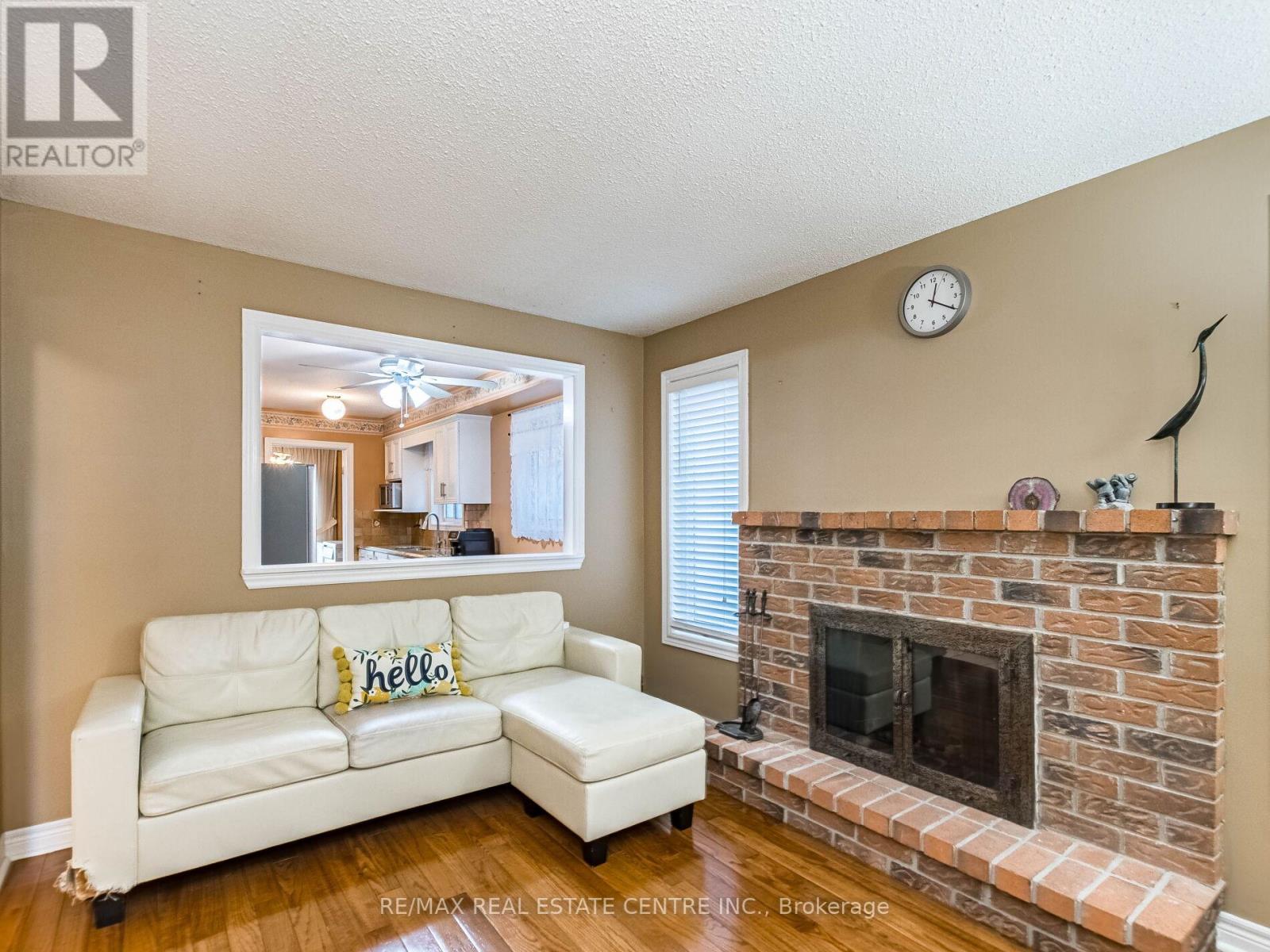 4228 Torino Crescent, Mississauga, Ontario  L4W 3T5 - Photo 8 - W12471443