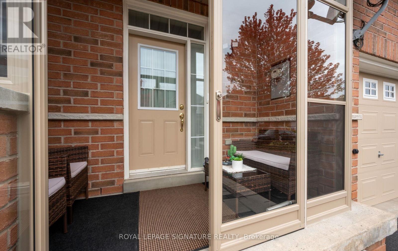 364 Hobbs Crescent, Milton, Ontario  L9T 0J2 - Photo 3 - W12471454