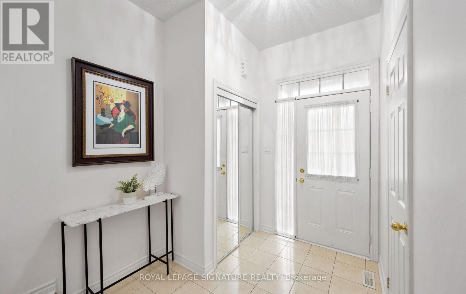 364 Hobbs Crescent, Milton, Ontario  L9T 0J2 - Photo 6 - W12471454