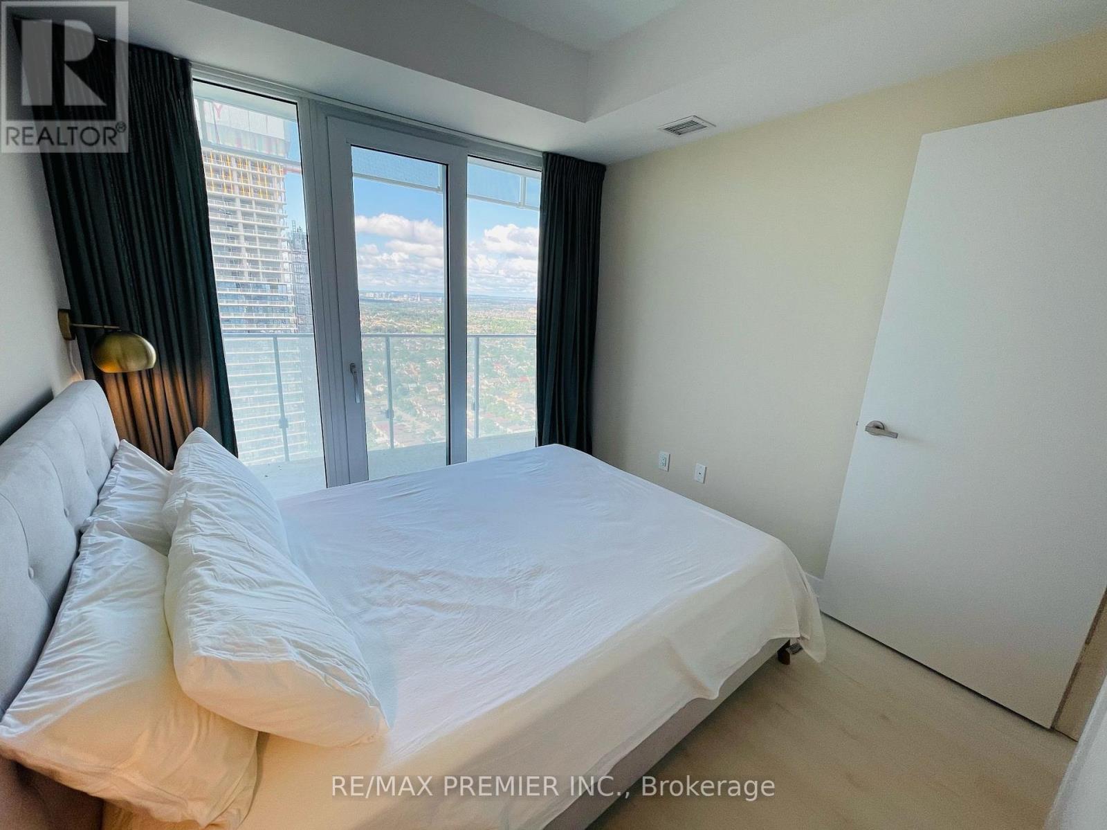 3407 - 3900 Confederation Parkway, Mississauga, Ontario  L5B 0M3 - Photo 14 - W12471479