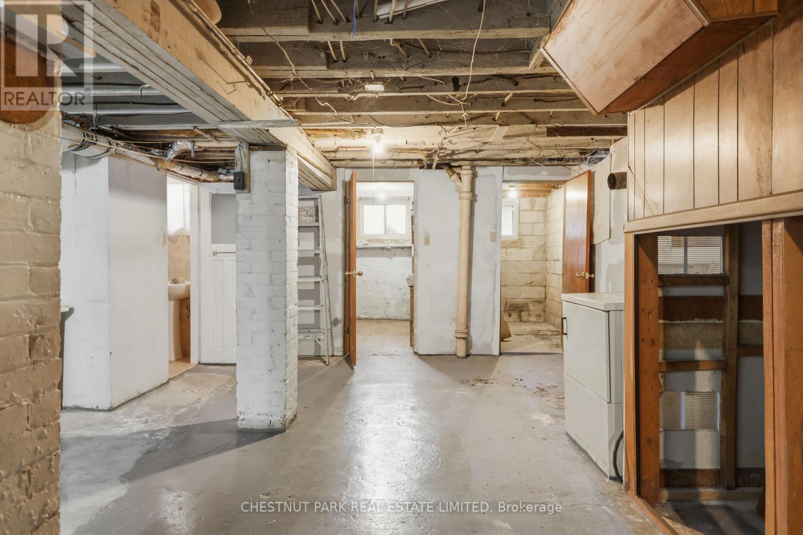6 Highview Crescent, Toronto, Ontario  M6H 2Y2 - Photo 21 - W12471507