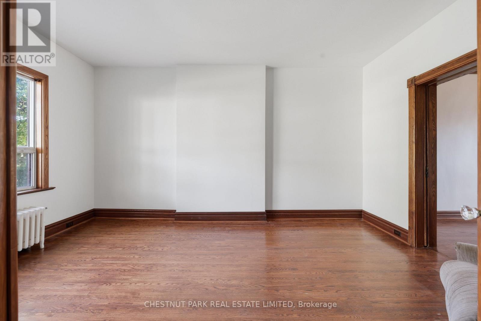 6 Highview Crescent, Toronto, Ontario  M6H 2Y2 - Photo 3 - W12471507