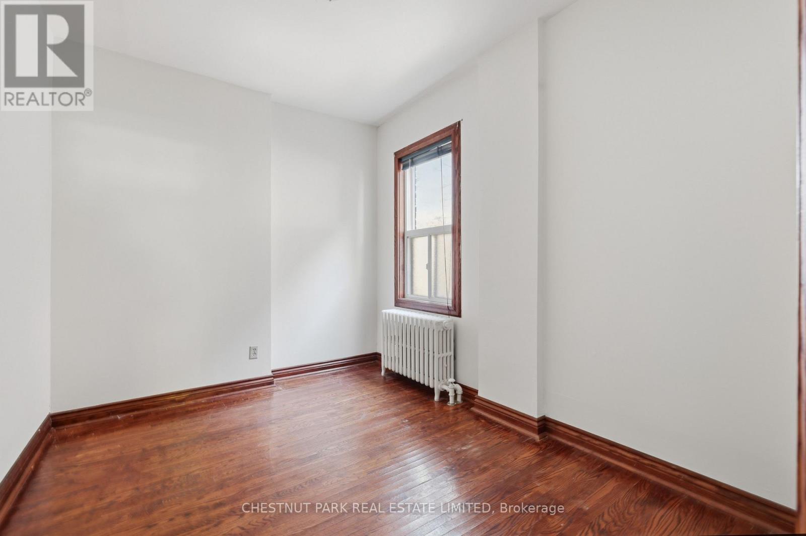 6 Highview Crescent, Toronto, Ontario  M6H 2Y2 - Photo 8 - W12471507