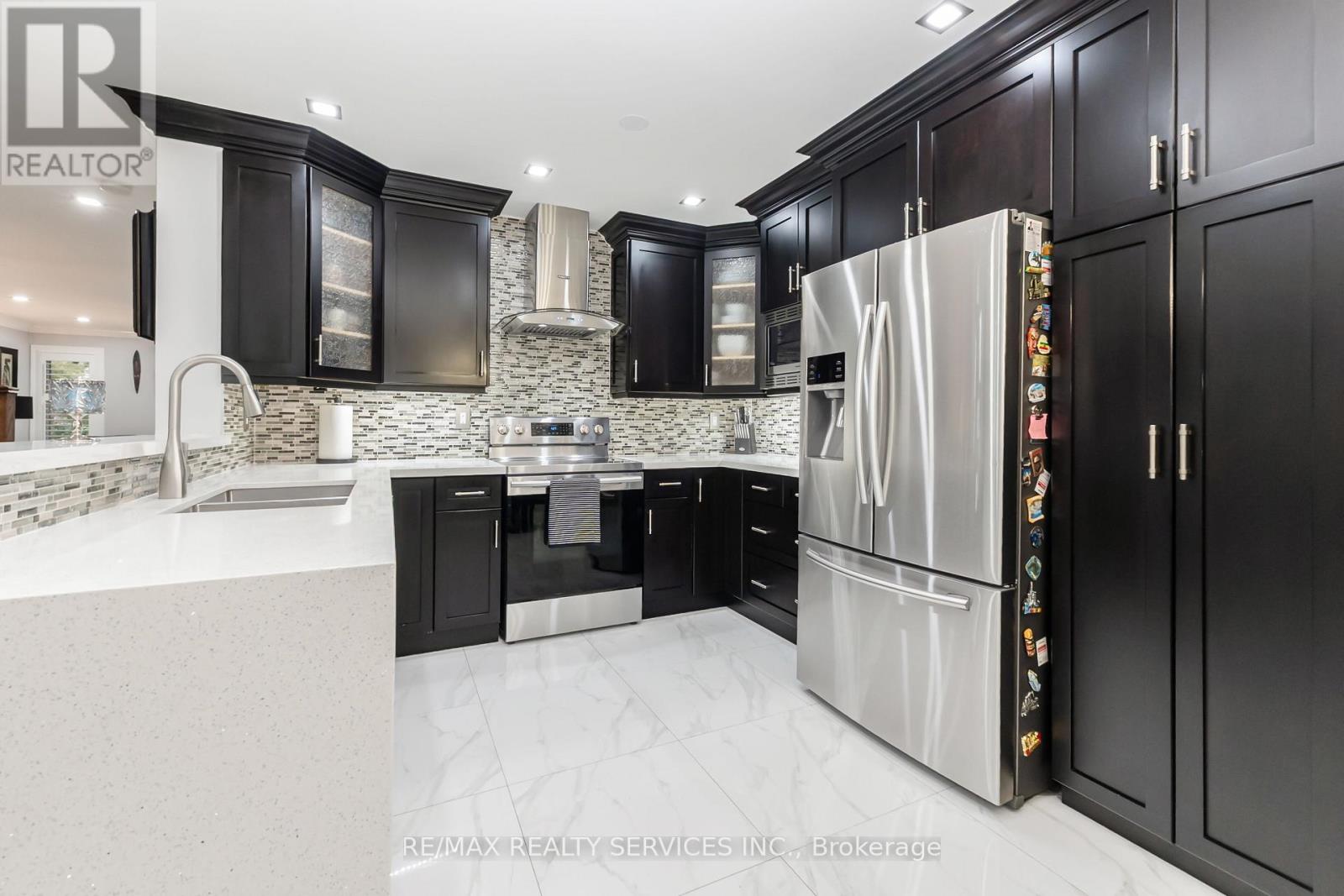 14 Redfinch Way, Brampton, Ontario  L7A 2B3 - Photo 14 - W12471516