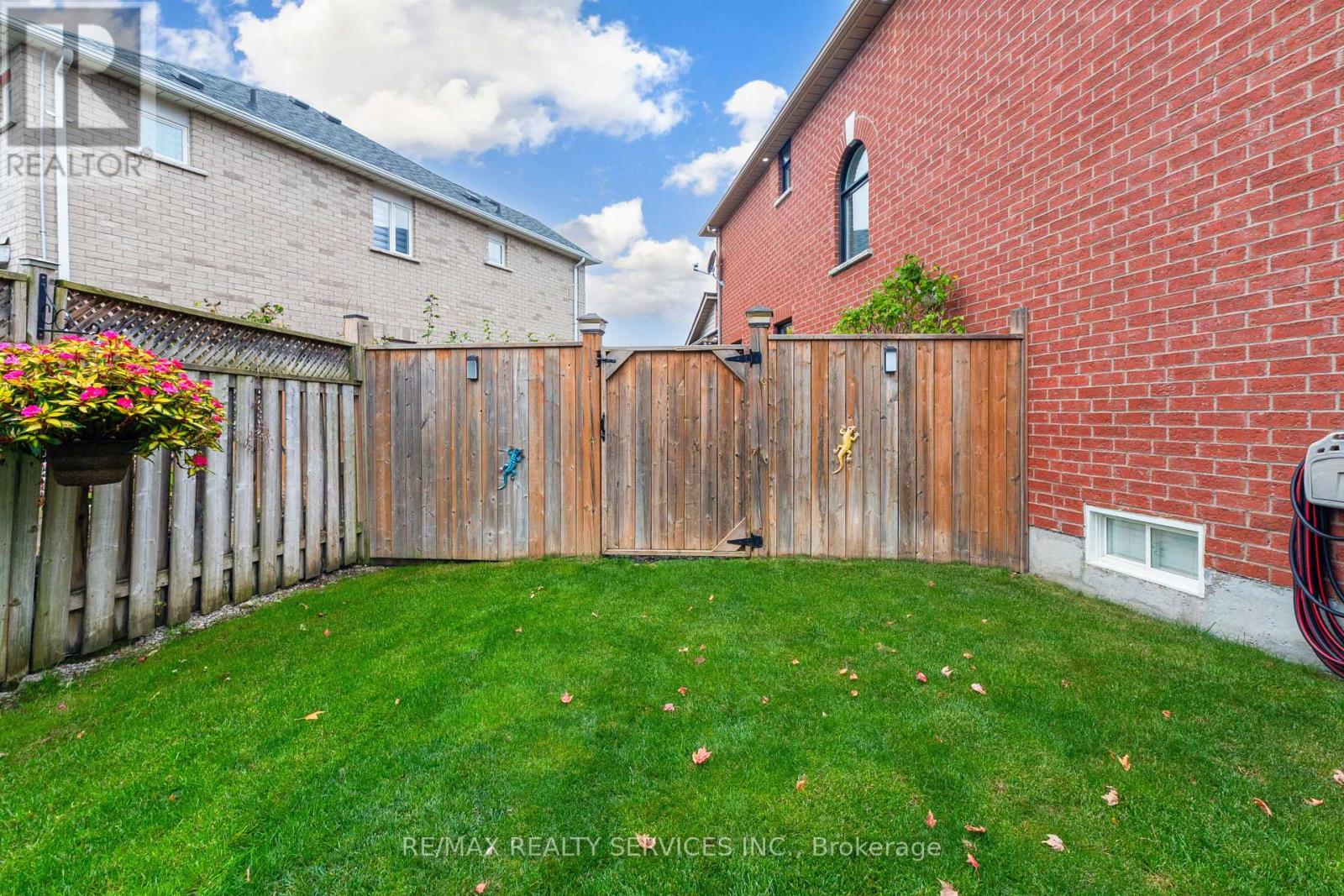 14 Redfinch Way, Brampton, Ontario  L7A 2B3 - Photo 43 - W12471516