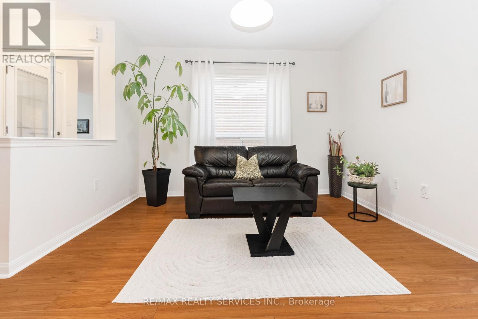 22 Thorpe Crescent, Brampton, Ontario  L7A 1P7 - Photo 11 - W12471525