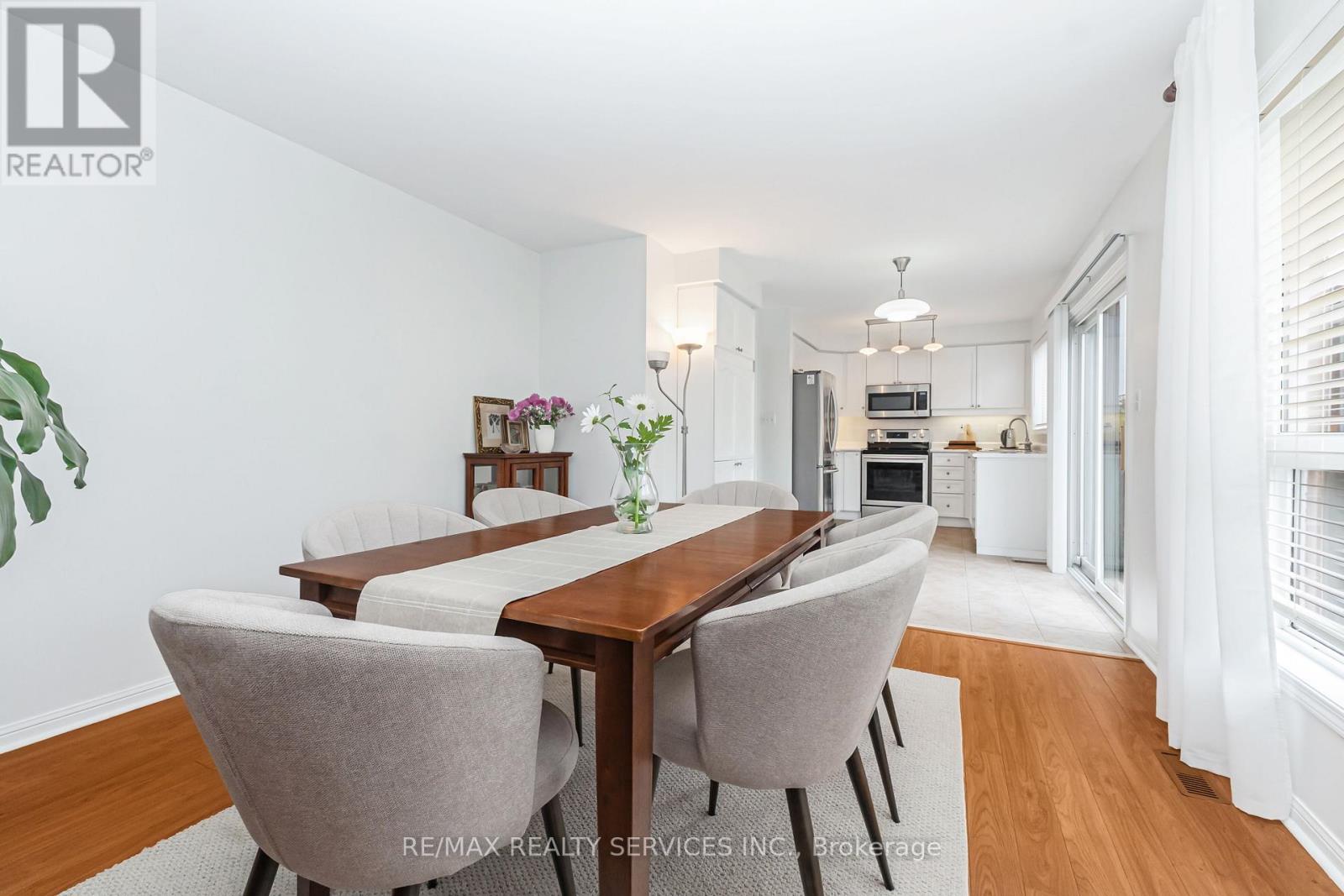 22 Thorpe Crescent, Brampton, Ontario  L7A 1P7 - Photo 12 - W12471525