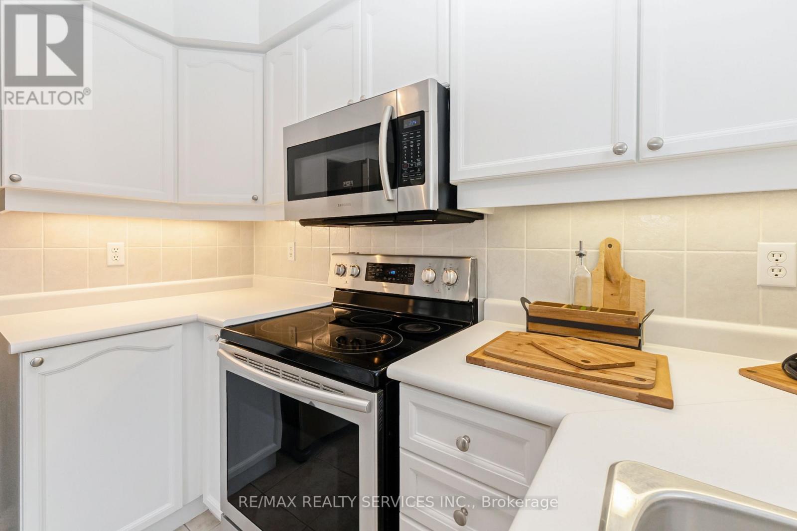 22 Thorpe Crescent, Brampton, Ontario  L7A 1P7 - Photo 17 - W12471525