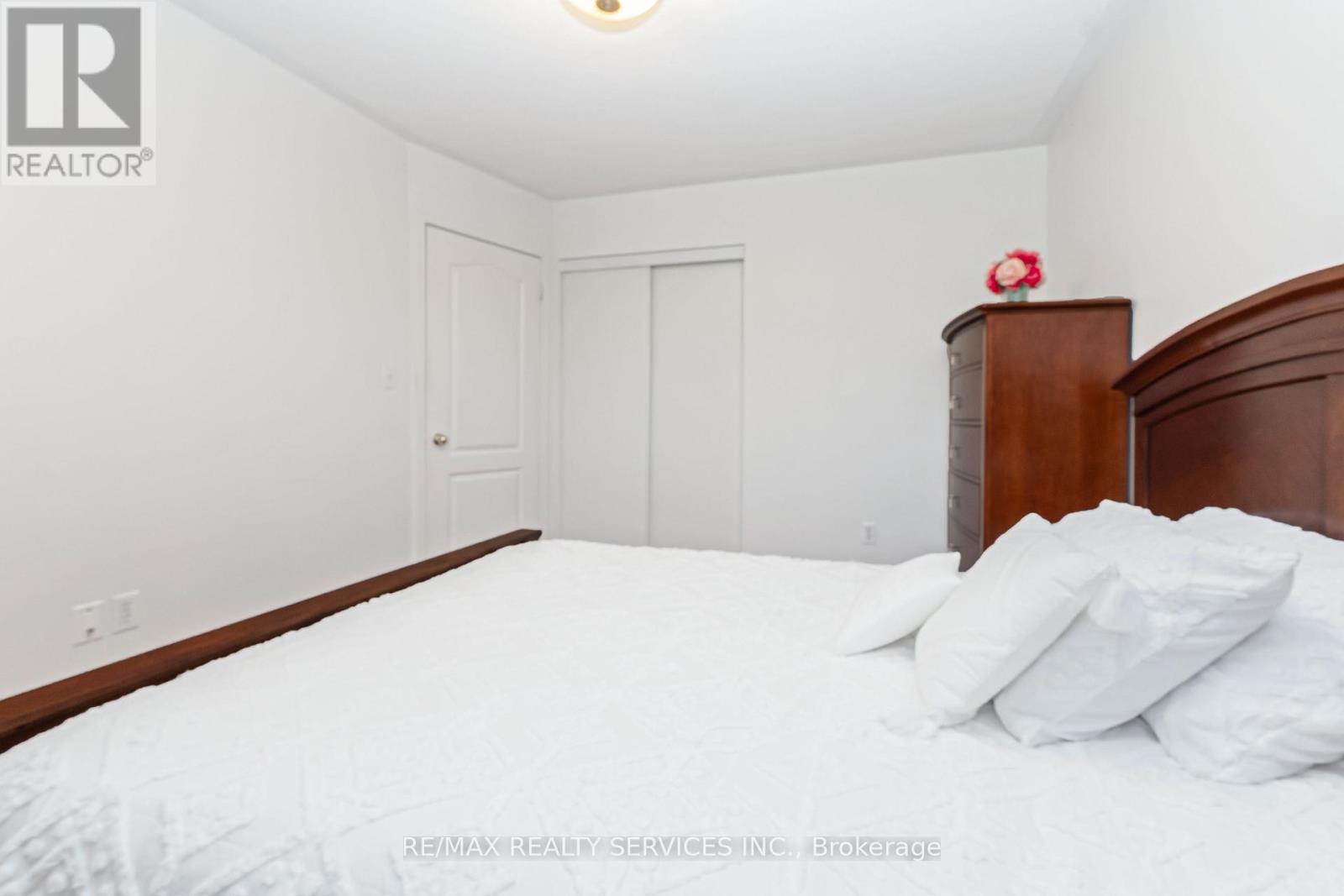 22 Thorpe Crescent, Brampton, Ontario  L7A 1P7 - Photo 27 - W12471525