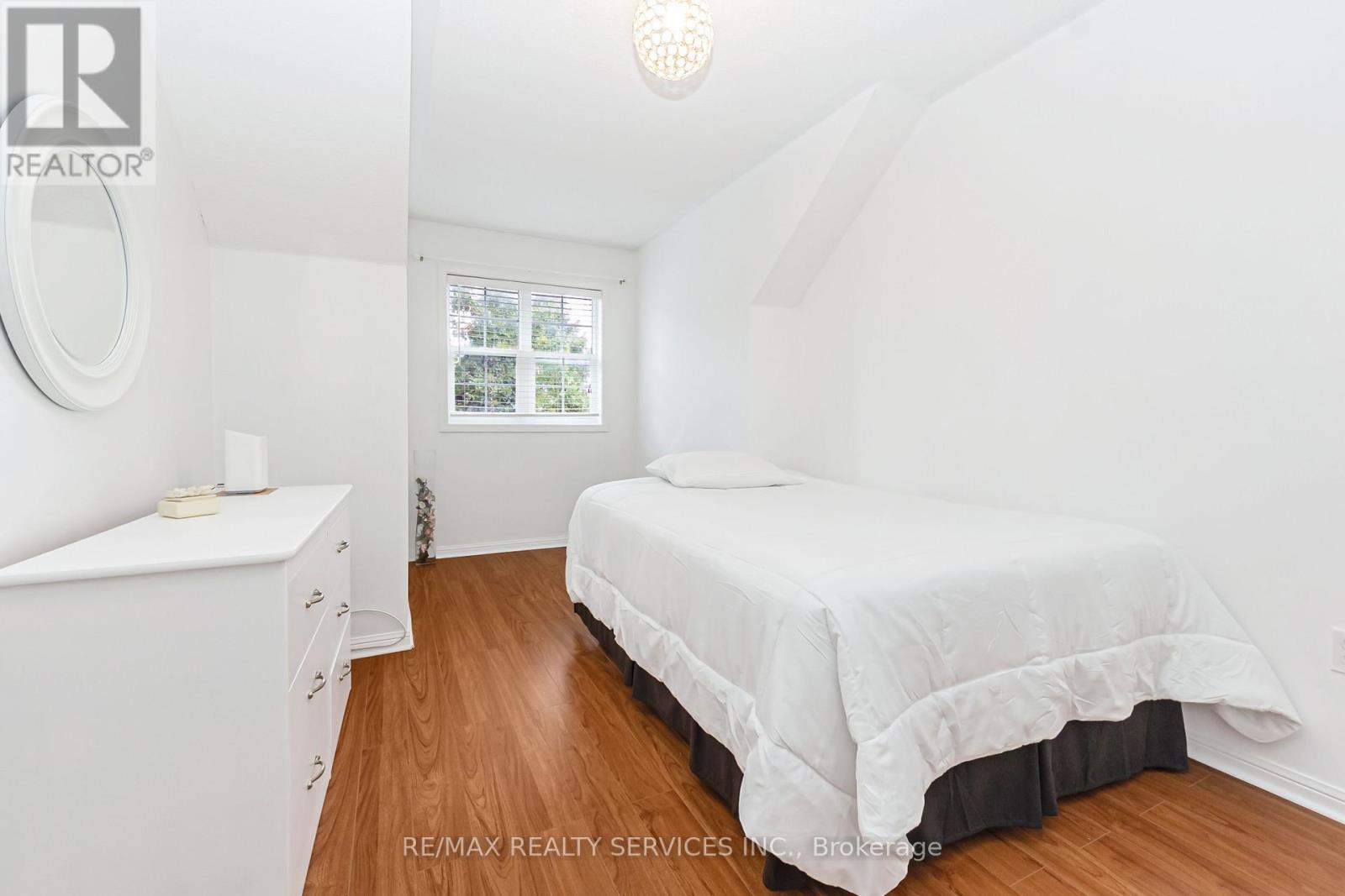 22 Thorpe Crescent, Brampton, Ontario  L7A 1P7 - Photo 31 - W12471525