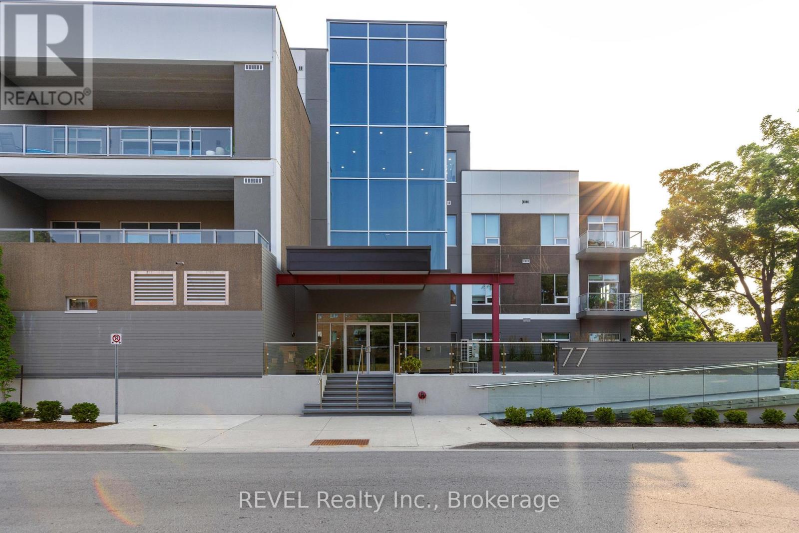 405 - 77 Yates Street, St. Catharines, Ontario  L2R 5R7 - Photo 2 - X12471534