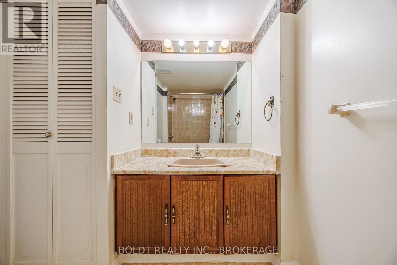 505 - 7 Gale Crescent, St. Catharines, Ontario  L2R 7M8 - Photo 9 - X12471582